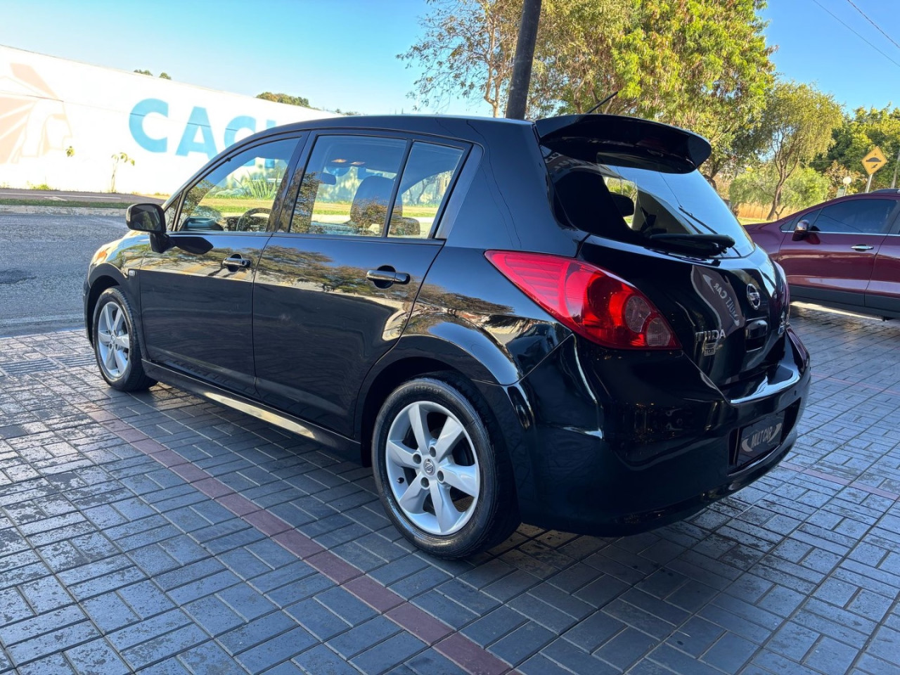 Tiida Hatch 1.8 16V 4P SL FLEX AUTOMÁTICO