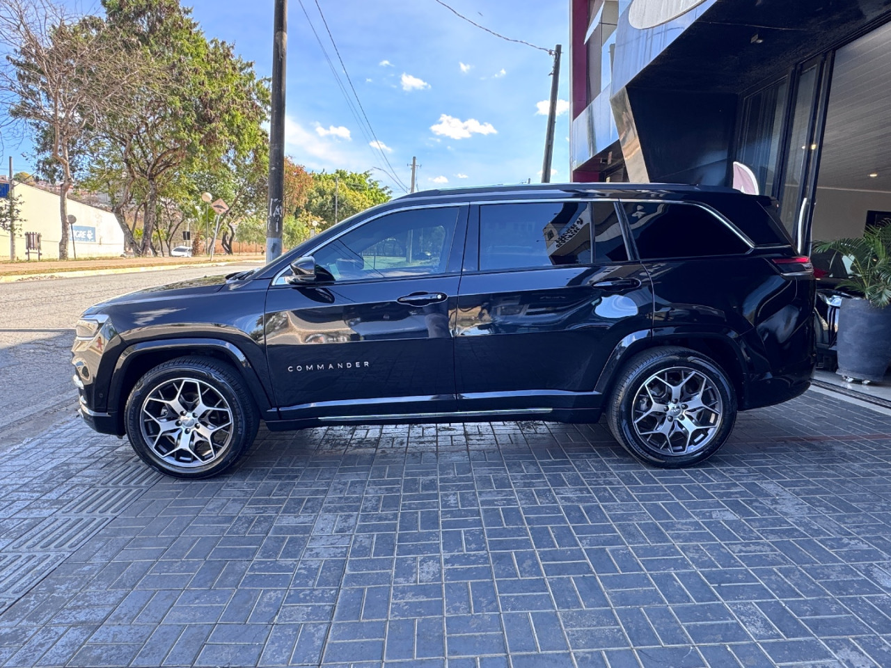 Commander 1.3 16V 4P FLEX T270 OVERLAND TURBO AUTOMÁTICO