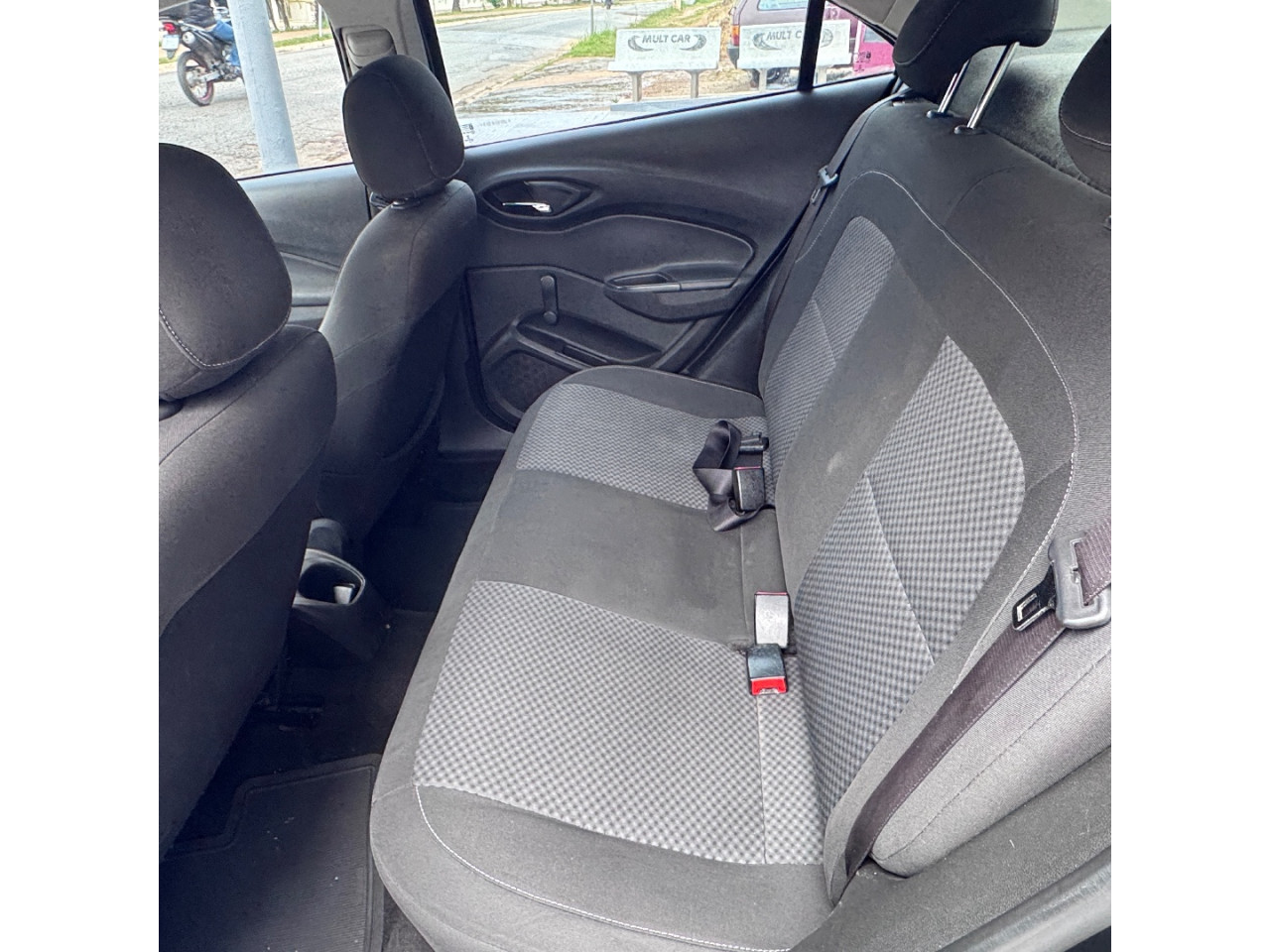 Prisma 1.4 4P LT FLEX AUTOMÁTICO