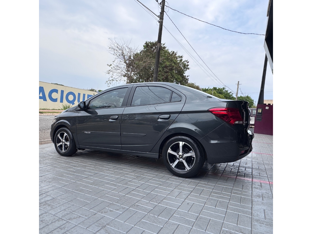 Prisma 1.4 4P LT FLEX AUTOMÁTICO