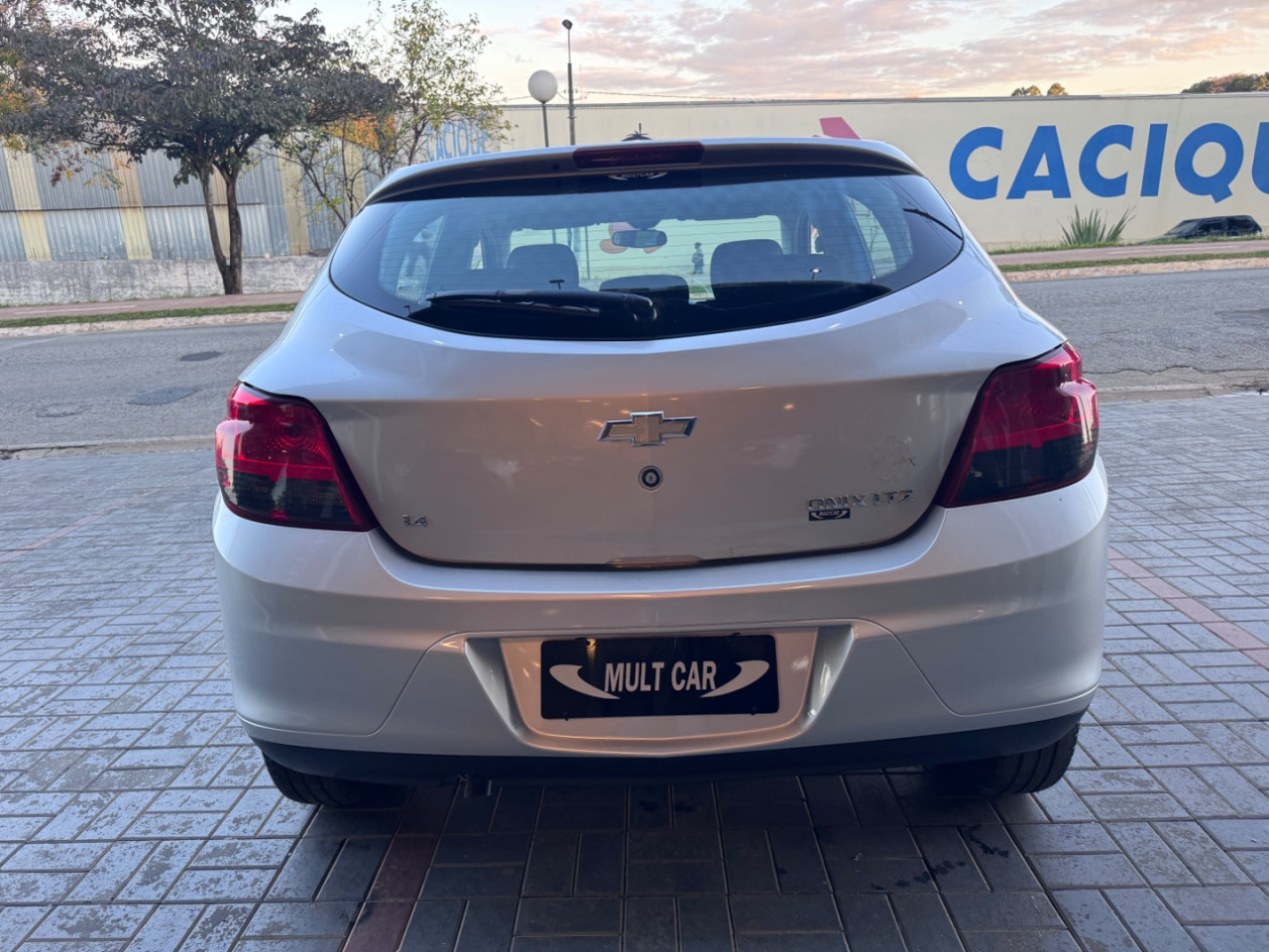 Onix Hatch 1.4 4P FLEX LTZ