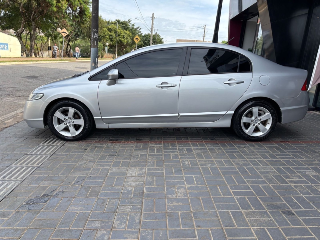 Civic 1.8 16V 4P FLEX LXS AUTOMÁTICO