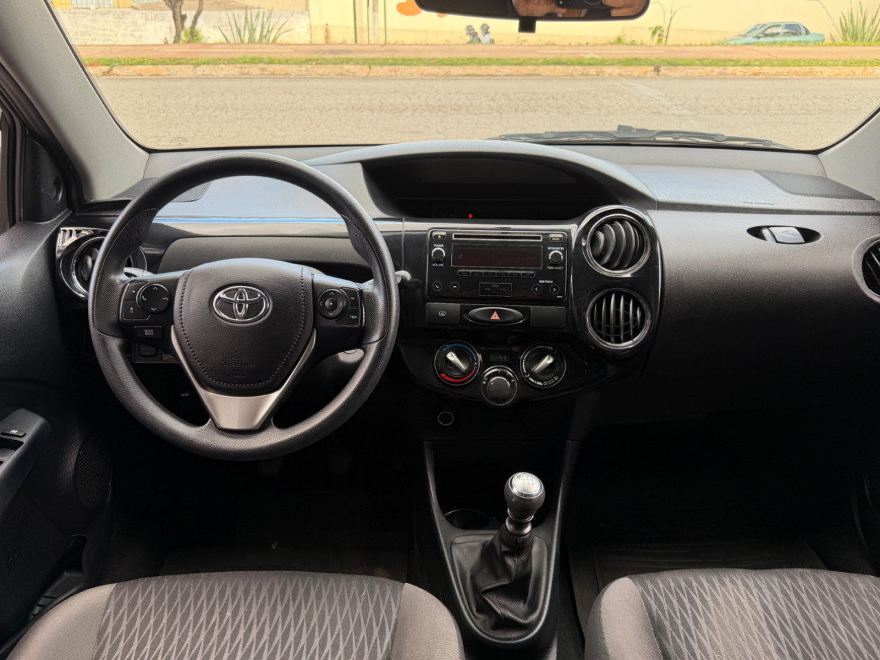TOYOTA Etios Hatch 1.5 16V 4P FLEX XS