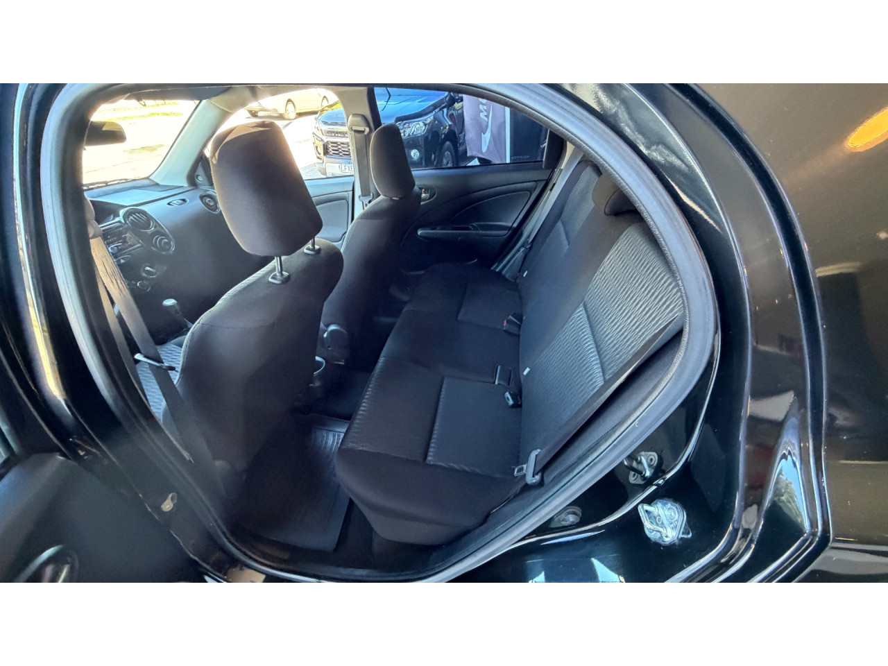 TOYOTA Etios Hatch 1.3 16V 4P FLEX X AUTOMÁTICO