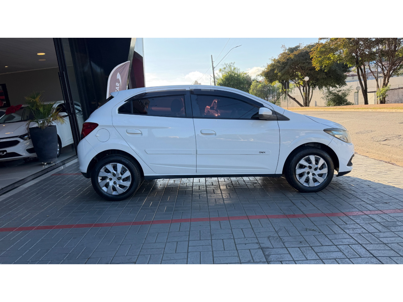 CHEVROLET Onix Hatch 1.4 4P FLEX LT