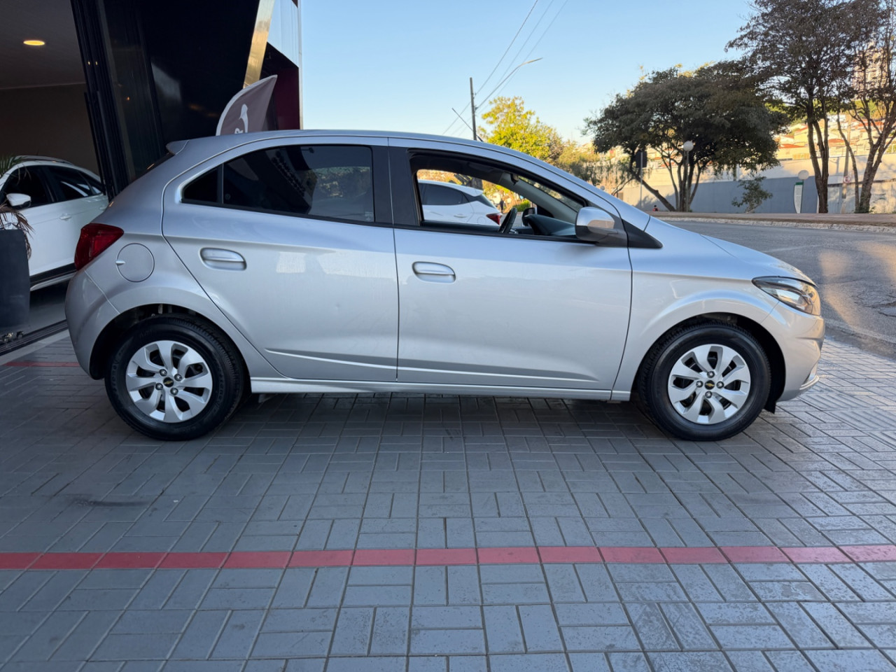 CHEVROLET Onix Hatch 1.0 4P FLEX LT