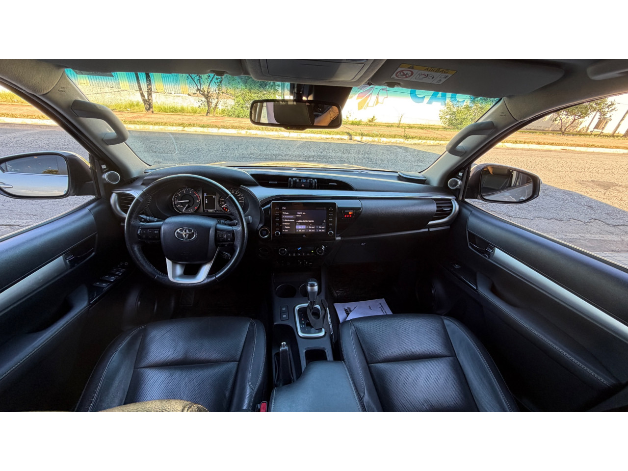 TOYOTA Hilux Caminhonete 2.8 16V SRX 4X4 TURBO DIESEL CABINE DUPLA AUTOMÁTICO