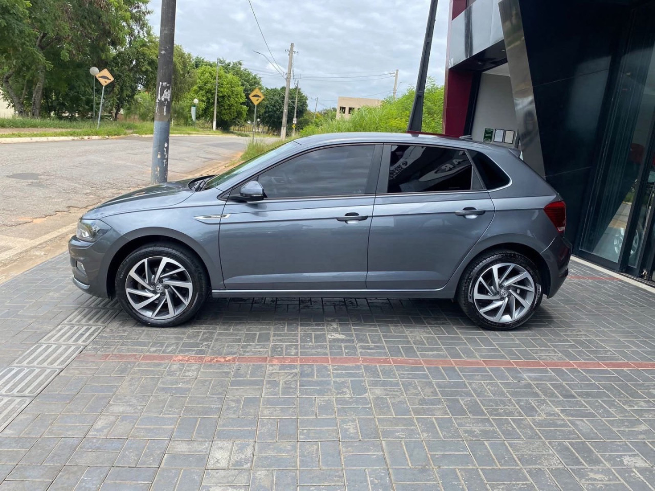 VOLKSWAGEN Polo Hatch 1.0 12V 4P 200 TSI HIGHLINE AUTOMÁTICO