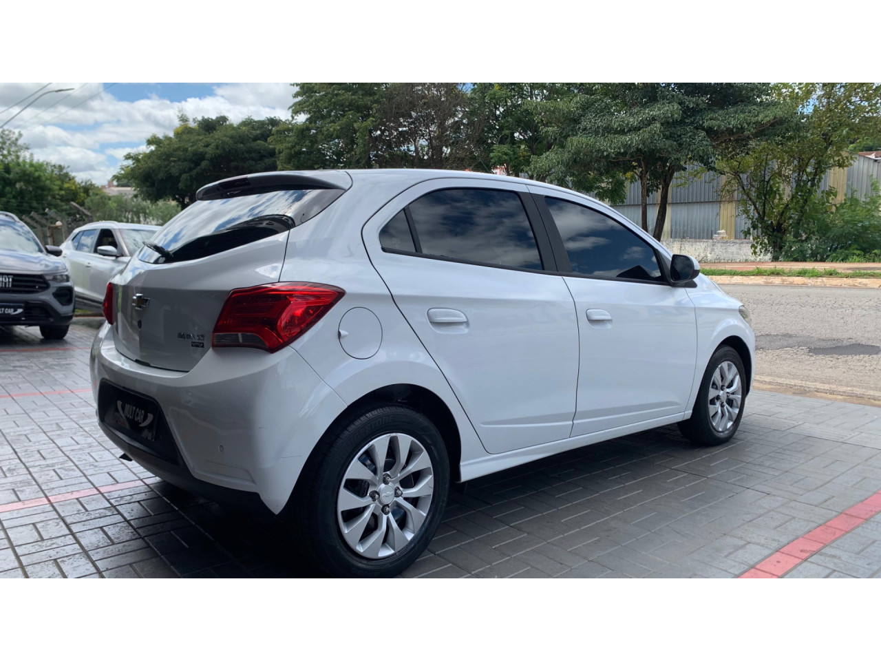 CHEVROLET Onix Hatch 1.4 4P FLEX LT AUTOMÁTICO