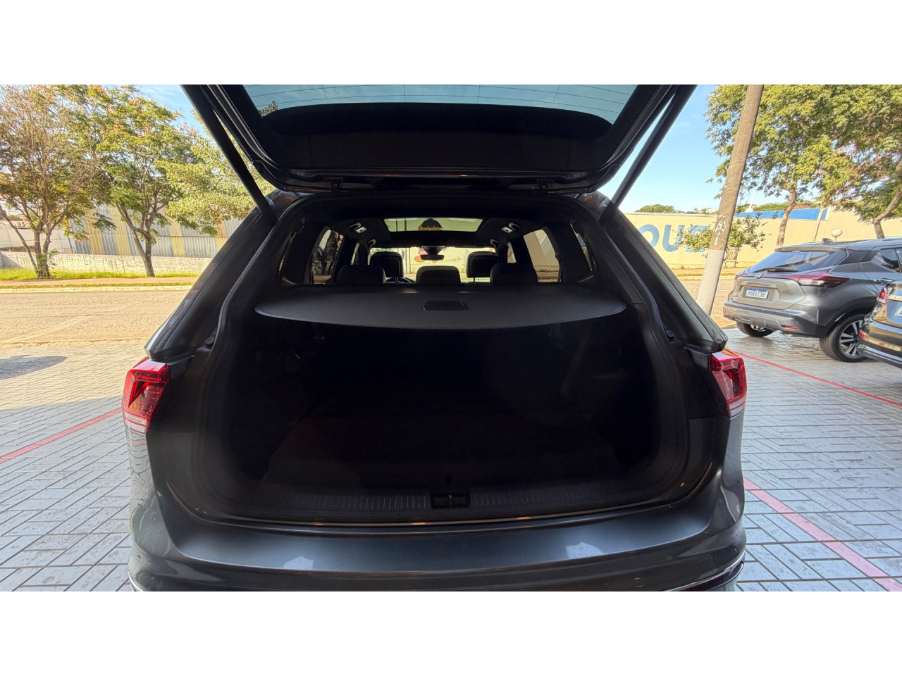 VOLKSWAGEN Tiguan Allspace 2.0 16V 4P TSI 350 TURBO R-LINE 4MOTION DSG AUTOMÁTICO