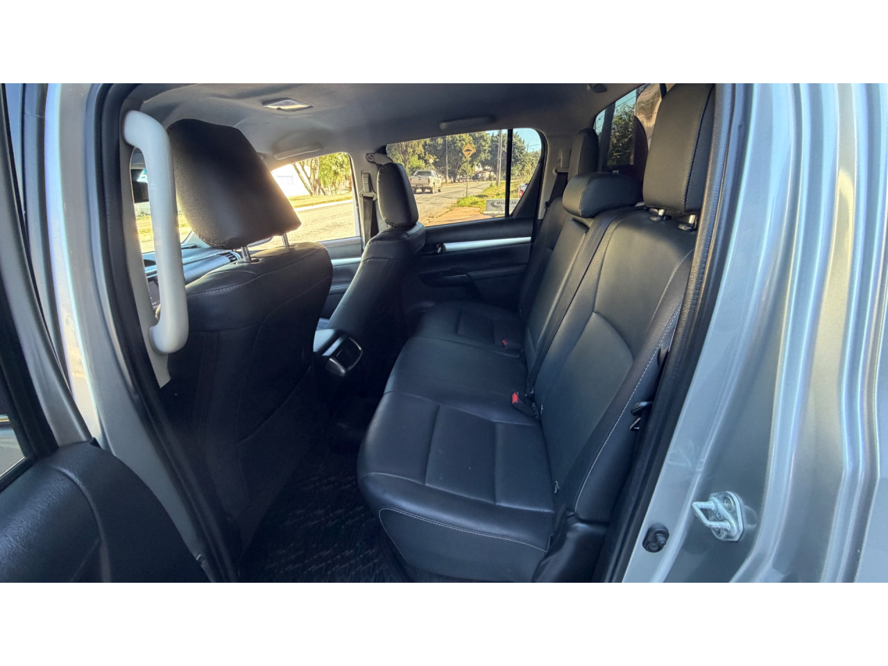 TOYOTA Hilux Caminhonete 2.8 16V SRX 4X4 TURBO DIESEL CABINE DUPLA AUTOMÁTICO