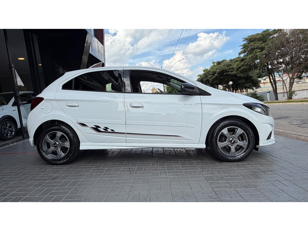 CHEVROLET Onix Hatch 1.4 4P FLEX EFFECT