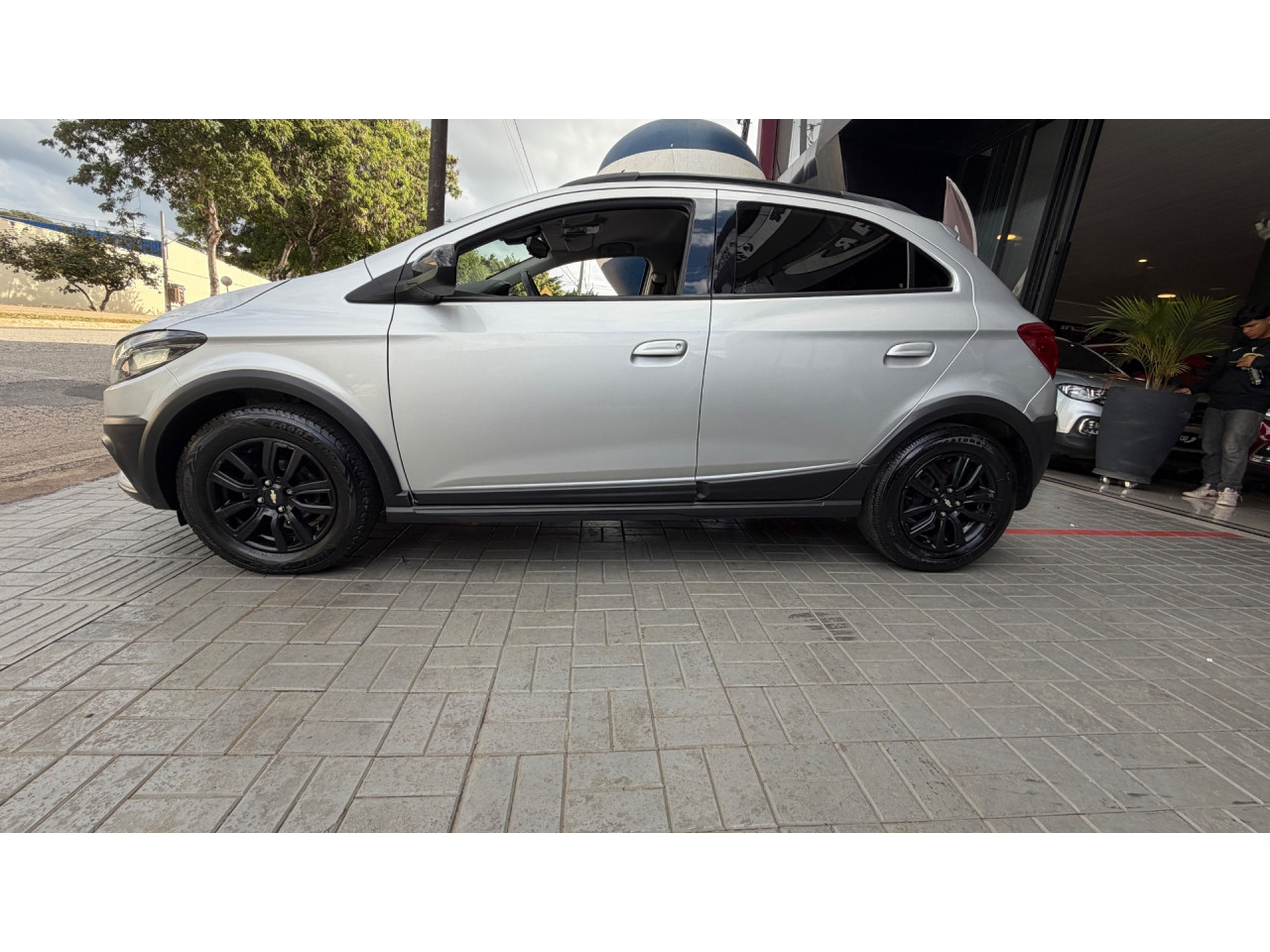 CHEVROLET Onix Hatch 1.4 4P FLEX ACTIVE