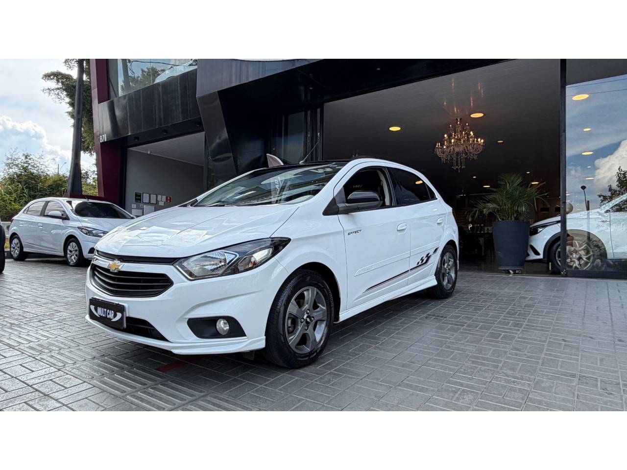 CHEVROLET Onix Hatch 1.4 4P FLEX EFFECT