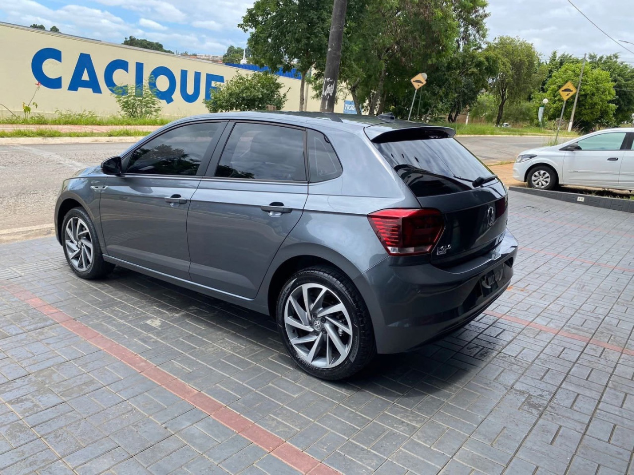 VOLKSWAGEN Polo Hatch 1.0 12V 4P 200 TSI HIGHLINE AUTOMÁTICO