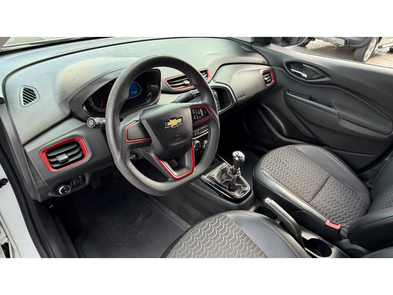 CHEVROLET Onix Hatch 1.4 4P FLEX EFFECT