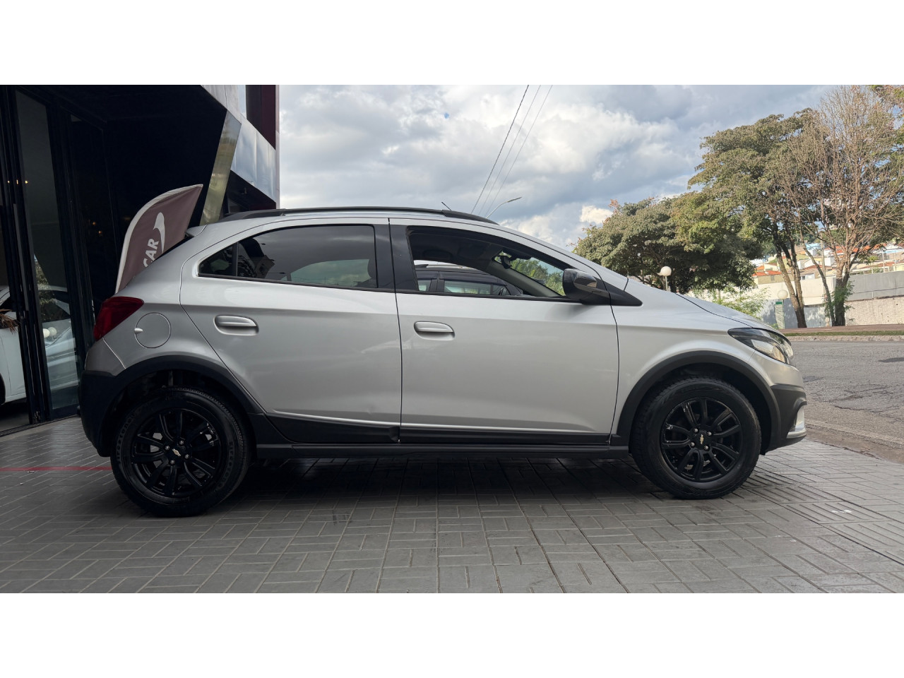 CHEVROLET Onix Hatch 1.4 4P FLEX ACTIVE