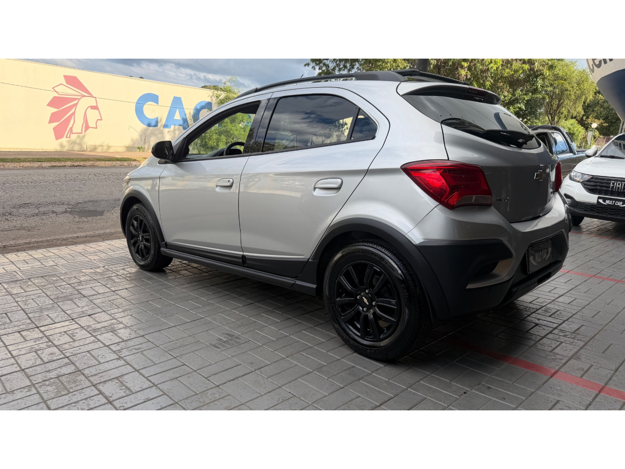 CHEVROLET Onix Hatch 1.4 4P FLEX ACTIVE