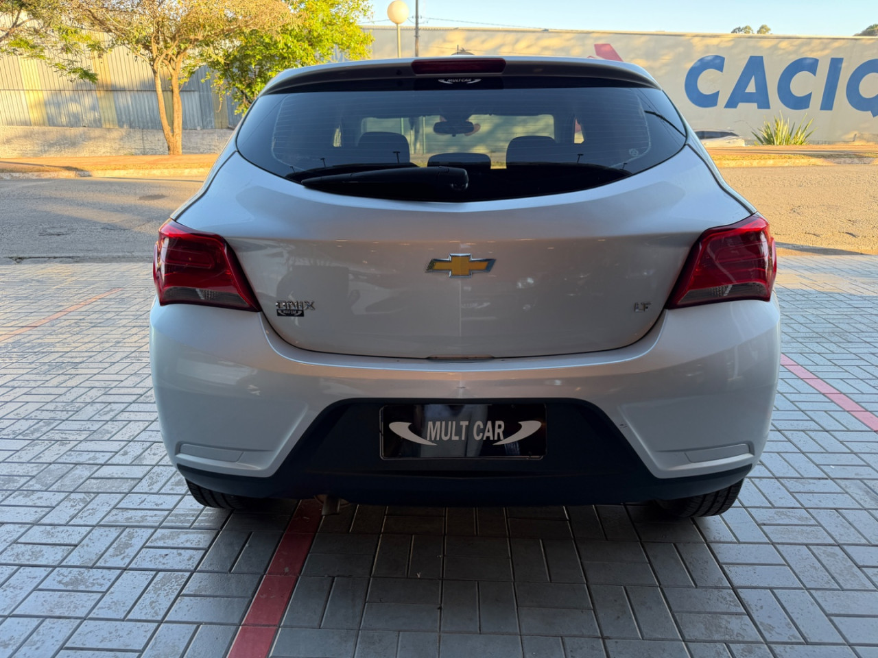 CHEVROLET Onix Hatch 1.0 4P FLEX LT
