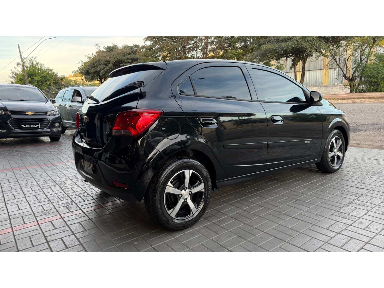 CHEVROLET Onix Hatch 1.4 4P FLEX LTZ AUTOMÁTICO
