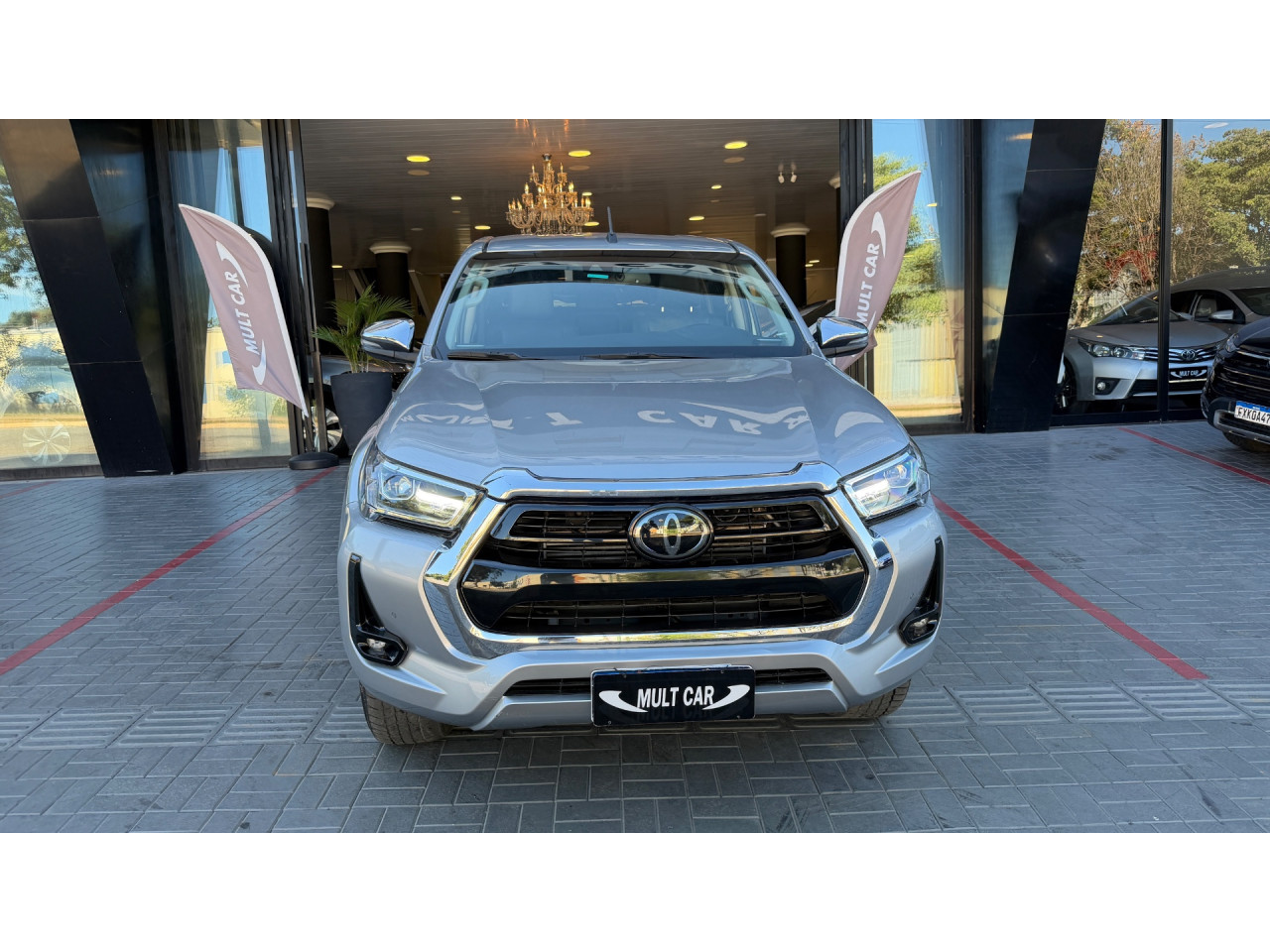 TOYOTA Hilux Caminhonete 2.8 16V SRX 4X4 TURBO DIESEL CABINE DUPLA AUTOMÁTICO