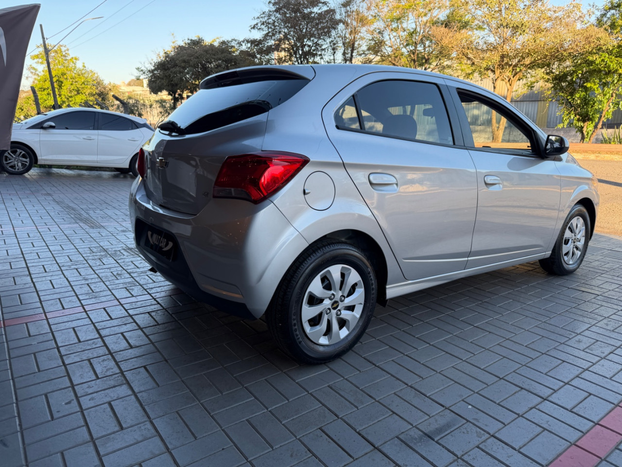CHEVROLET Onix Hatch 1.0 4P FLEX LT