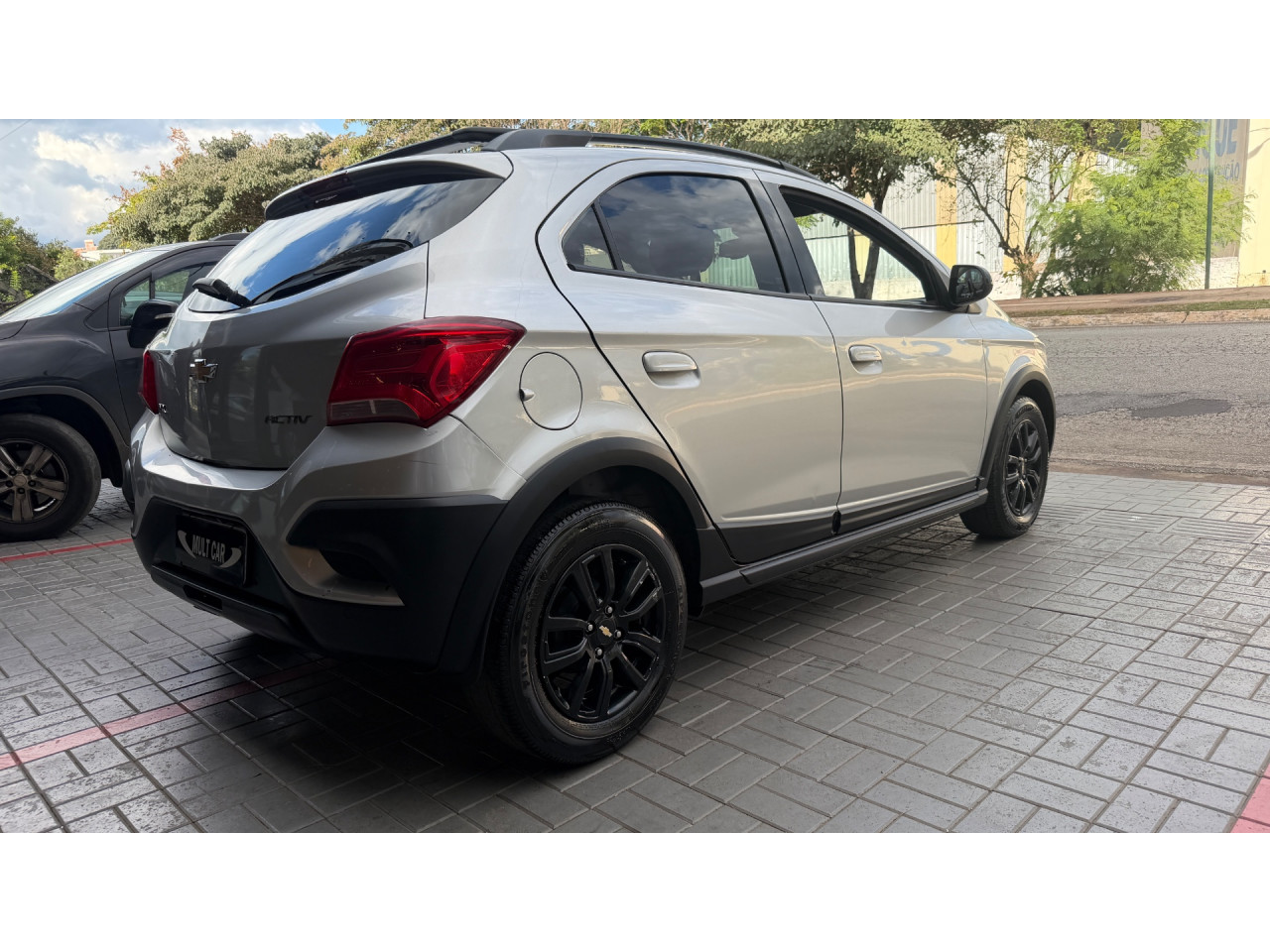 CHEVROLET Onix Hatch 1.4 4P FLEX ACTIVE