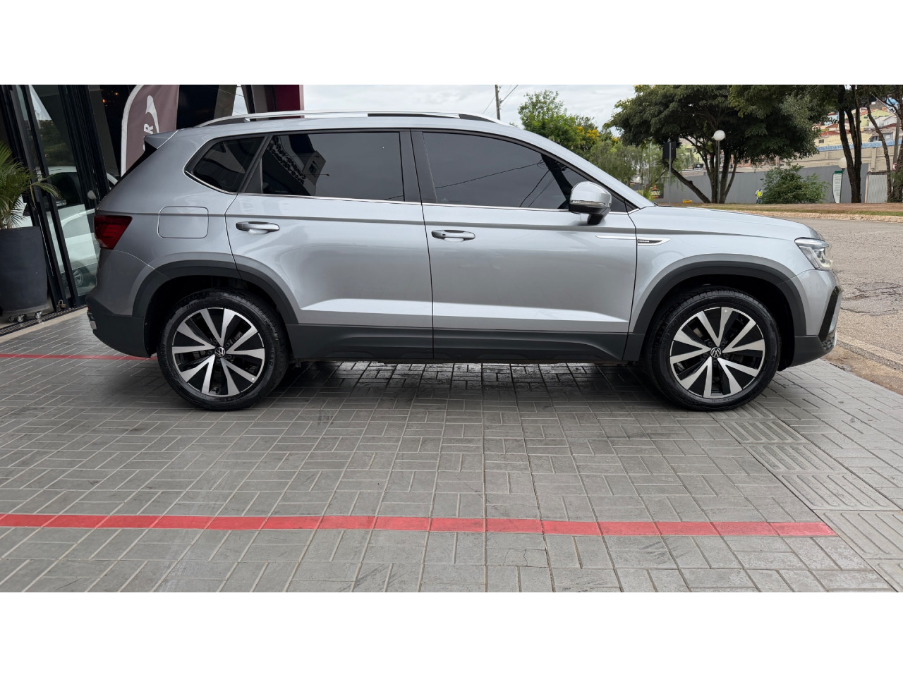 VOLKSWAGEN Taos 1.4 16V 4P FLEX 250 TSI HIGHLINE AUTOMÁTICO