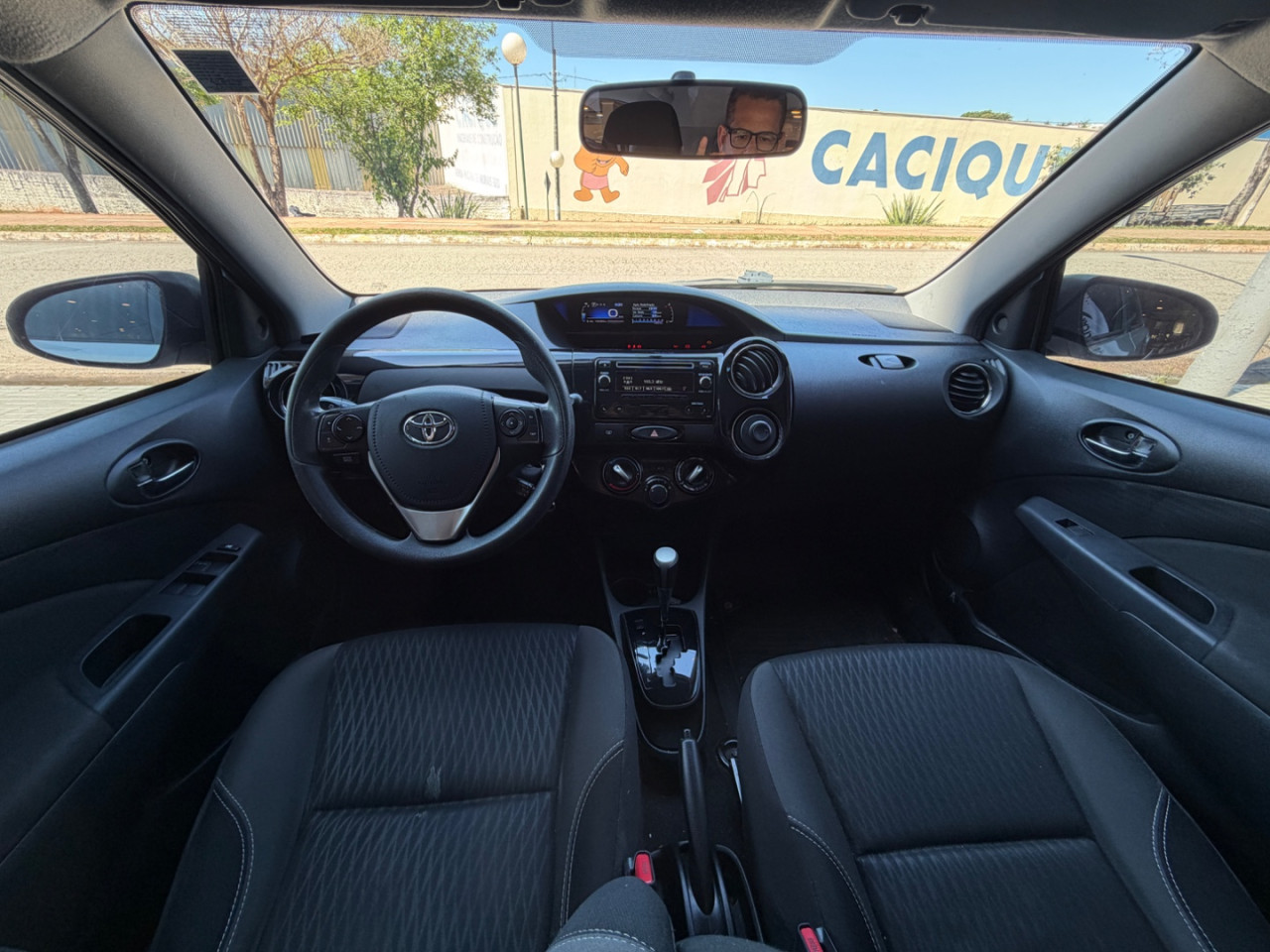 TOYOTA Etios Hatch 1.5 16V 4P FLEX XS AUTOMÁTICO