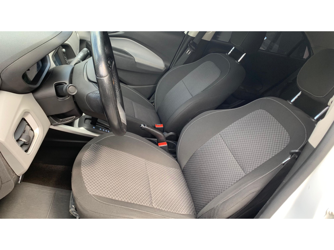 CHEVROLET Onix Hatch 1.4 4P FLEX LT AUTOMÁTICO