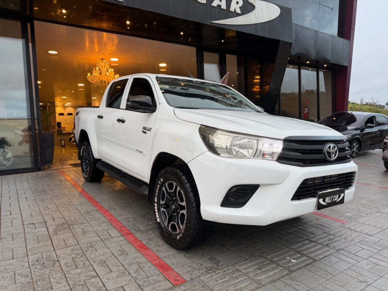 TOYOTA Hilux Caminhonete 2.8 16V  LOW M4FD 4X4 TURBO DIESEL CABINE DUPLA