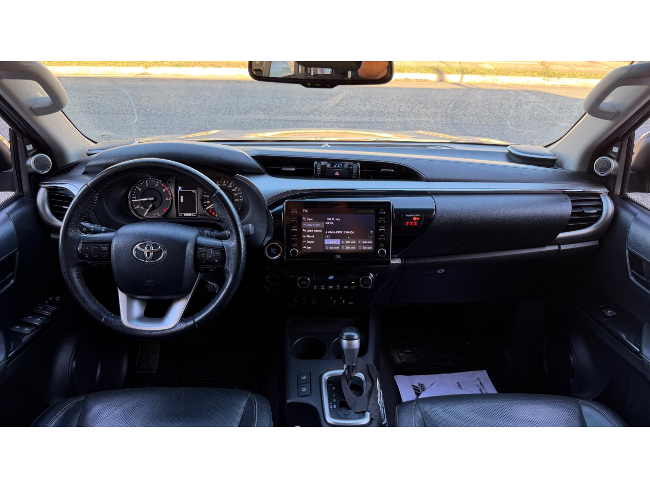 TOYOTA Hilux Caminhonete 2.8 16V SRX 4X4 TURBO DIESEL CABINE DUPLA AUTOMÁTICO