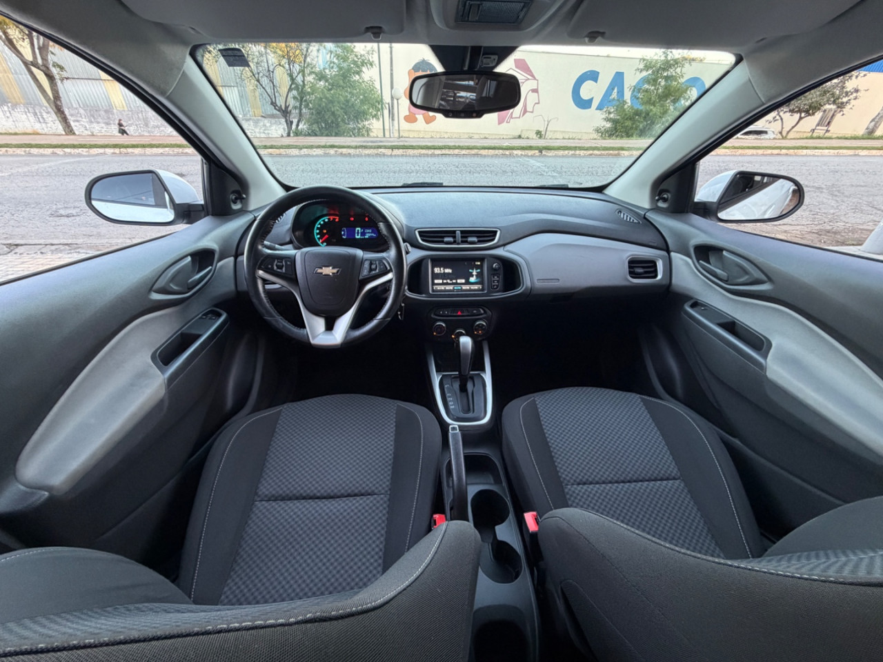 CHEVROLET Onix Hatch 1.4 4P FLEX LT AUTOMÁTICO