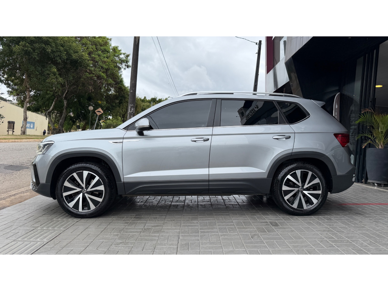 VOLKSWAGEN Taos 1.4 16V 4P FLEX 250 TSI HIGHLINE AUTOMÁTICO