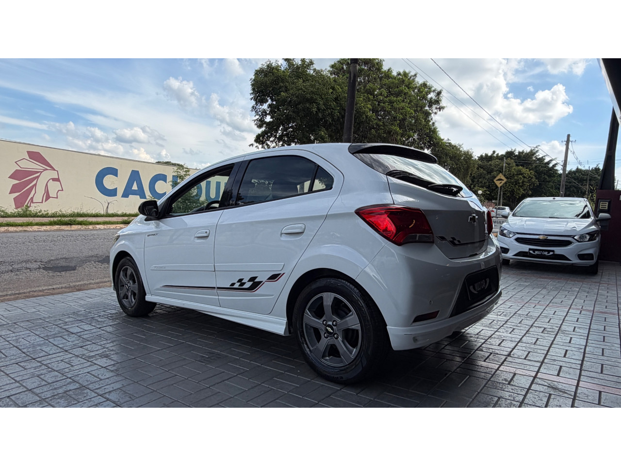 CHEVROLET Onix Hatch 1.4 4P FLEX EFFECT