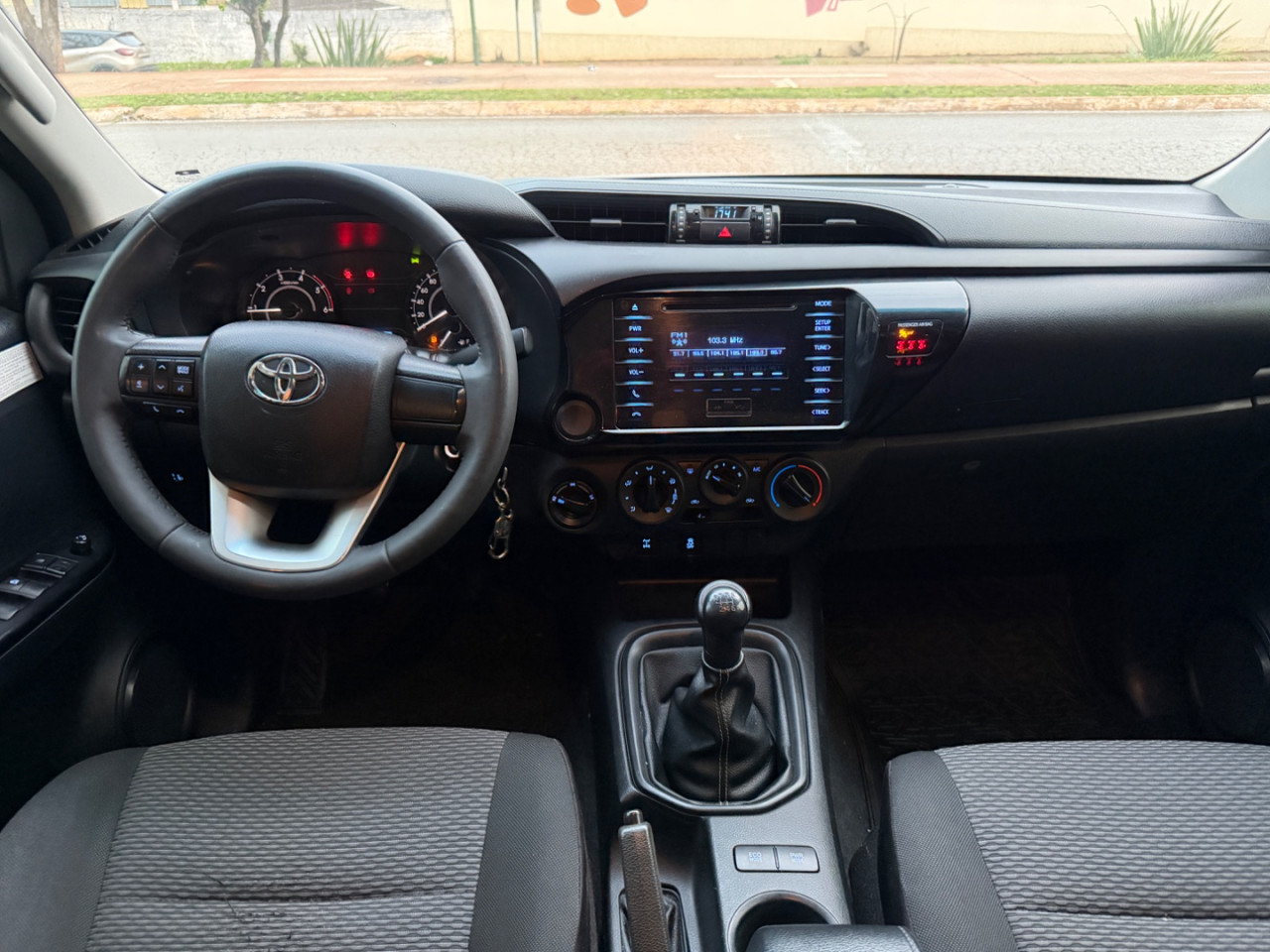 TOYOTA Hilux Caminhonete 2.8 16V  LOW M4FD 4X4 TURBO DIESEL CABINE DUPLA