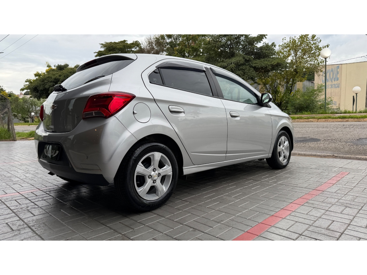 CHEVROLET Onix Hatch 1.4 4P FLEX LT