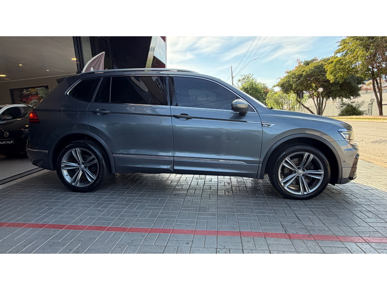 VOLKSWAGEN Tiguan Allspace 2.0 16V 4P TSI 350 TURBO R-LINE 4MOTION DSG AUTOMÁTICO