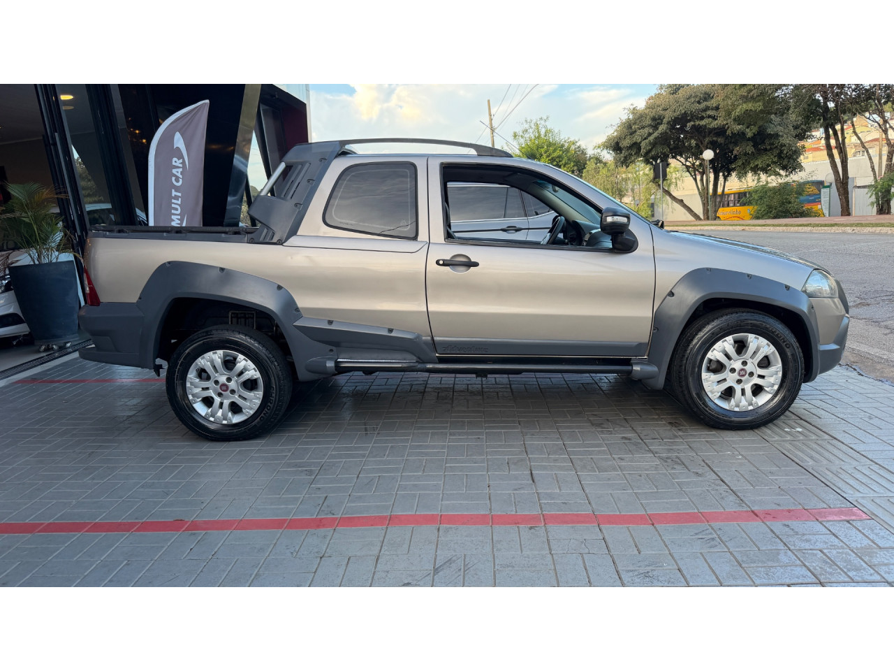 FIAT Strada 1.8 FLEX ADVENTURE CABINE DUPLA