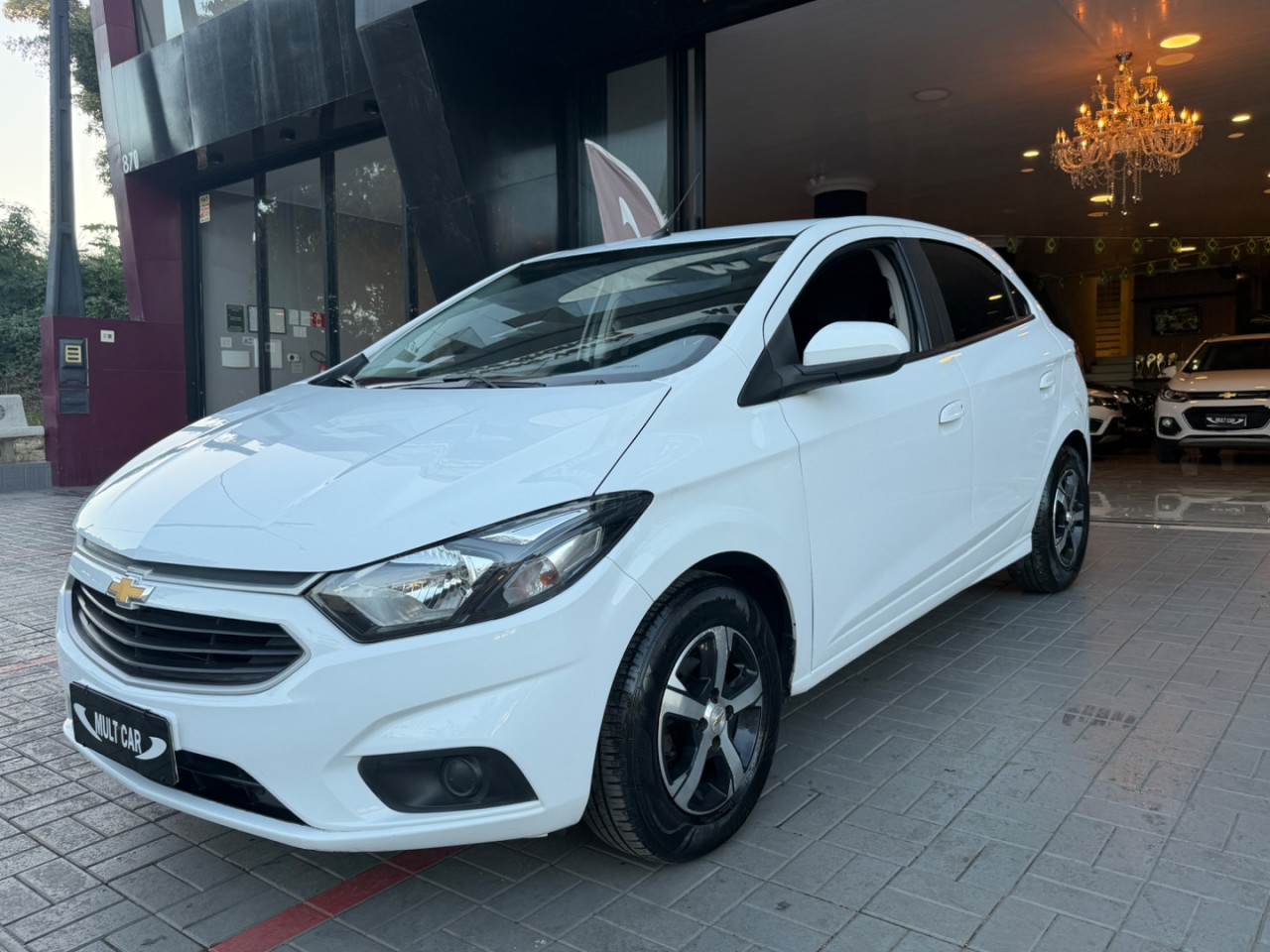 CHEVROLET Onix Hatch 1.4 4P FLEX LT AUTOMÁTICO