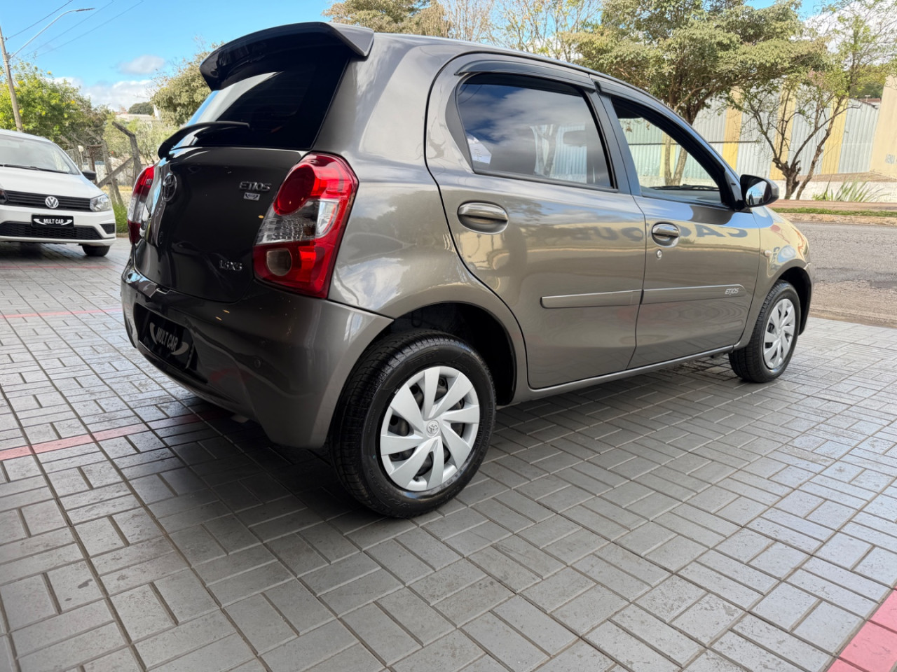 TOYOTA Etios Hatch 1.5 16V 4P FLEX XS