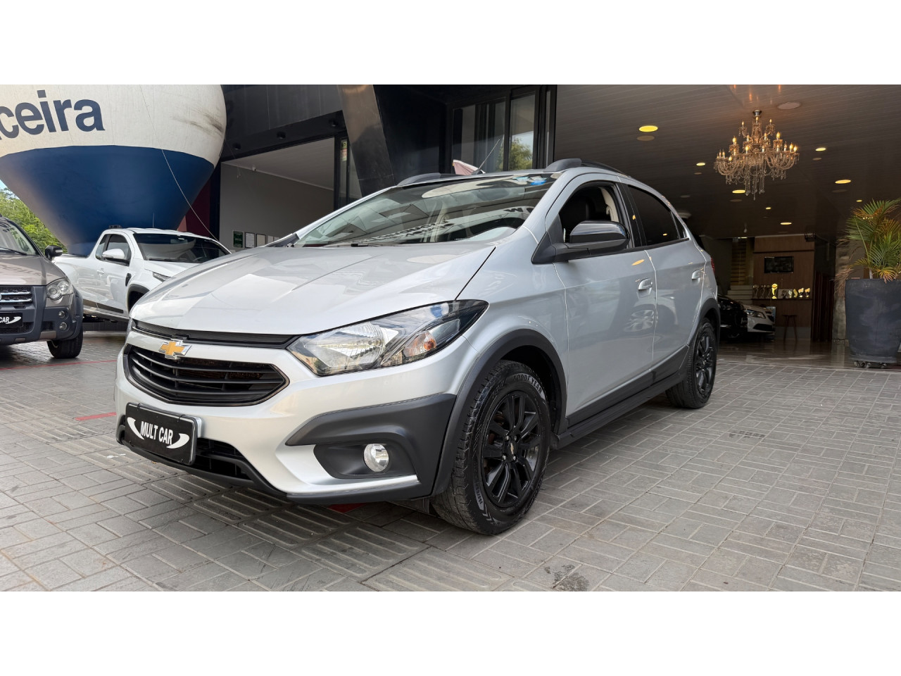 CHEVROLET Onix Hatch 1.4 4P FLEX ACTIVE