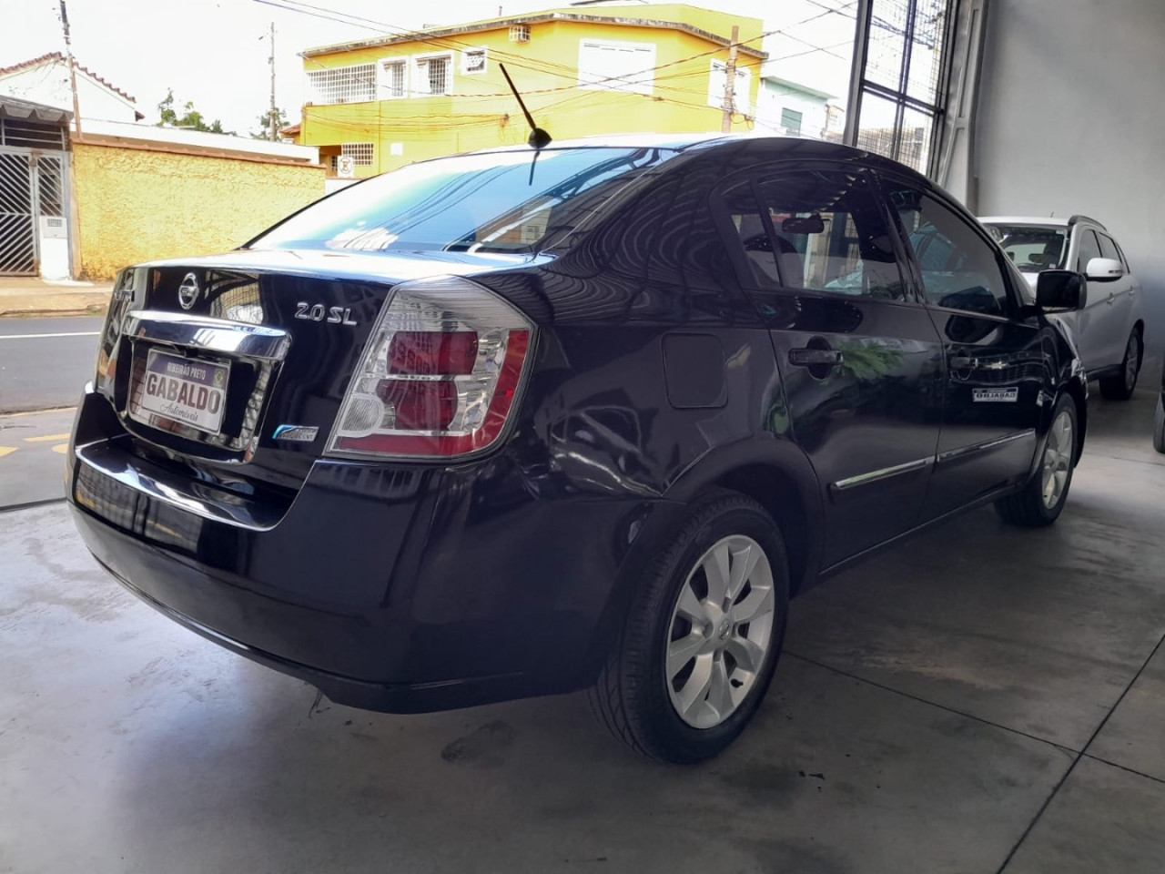 Sentra 2.0 16V 4P SL