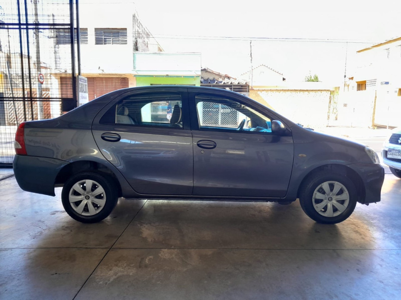 Etios Sedan 1.5 16V 4P FLEX XS