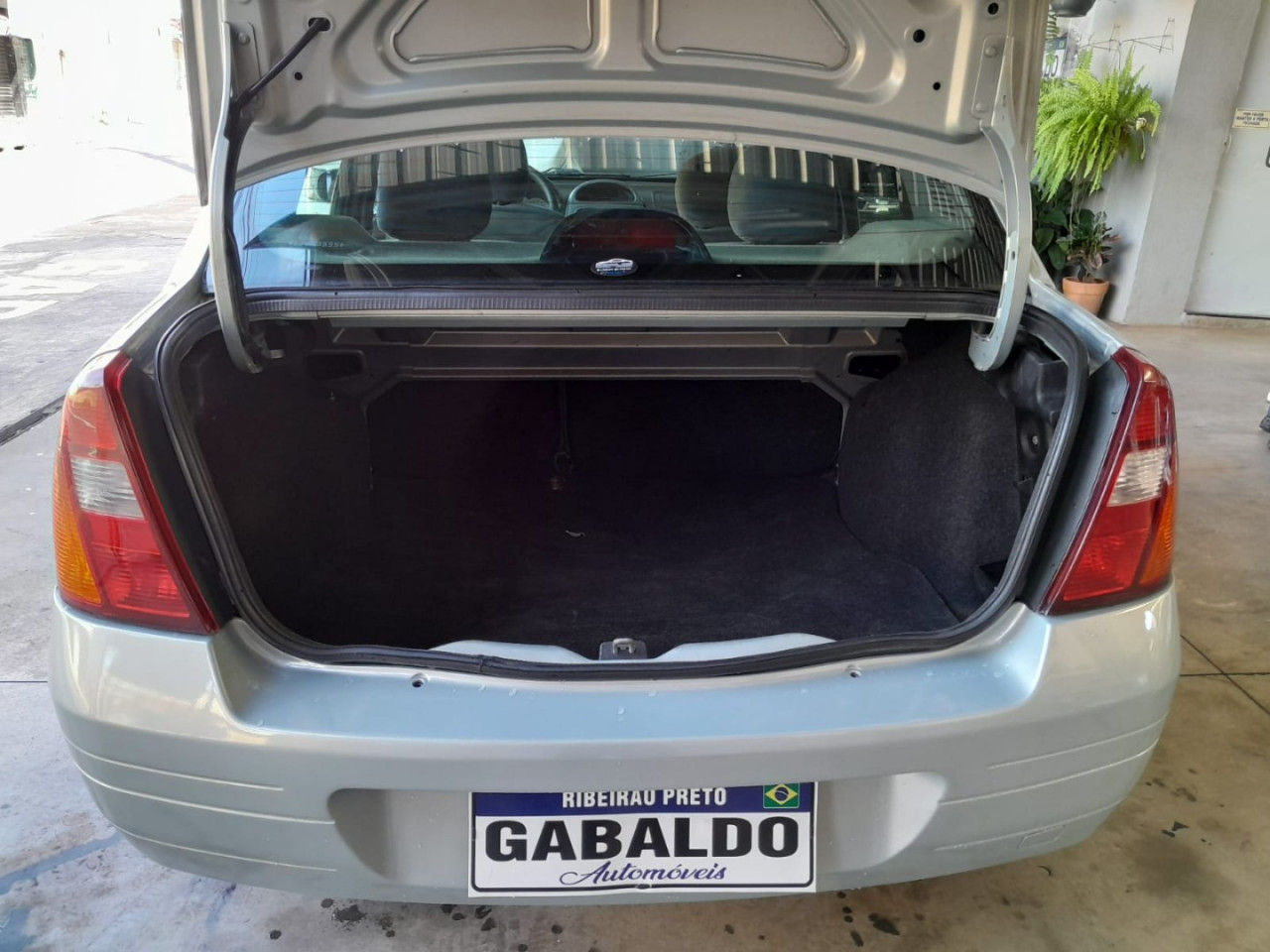 Clio Sedan 1.0 16V 4P RT