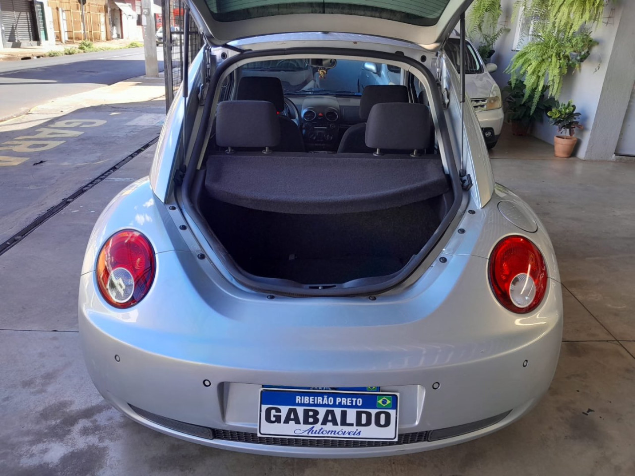 VOLKSWAGEN New Beetle 2.0 MI