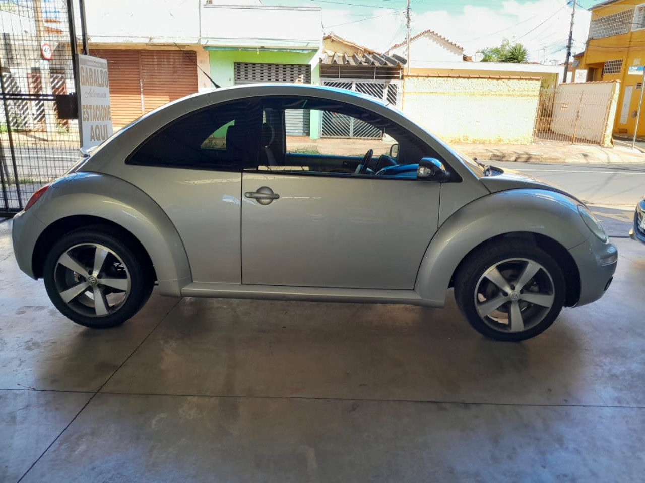 VOLKSWAGEN New Beetle 2.0 MI