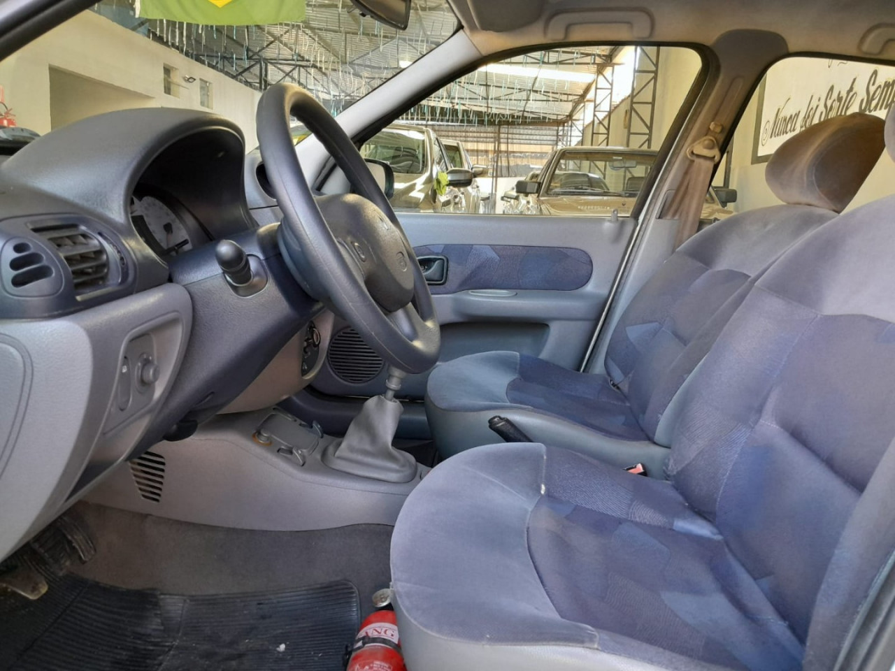 Clio Sedan 1.0 16V 4P RT
