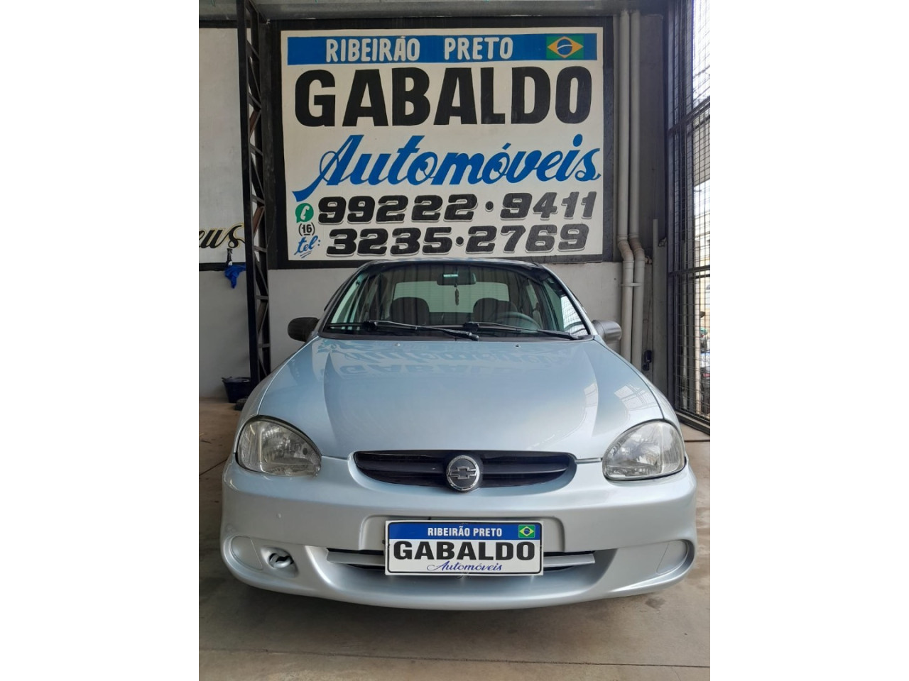 Classic Sedan 1.0 4P