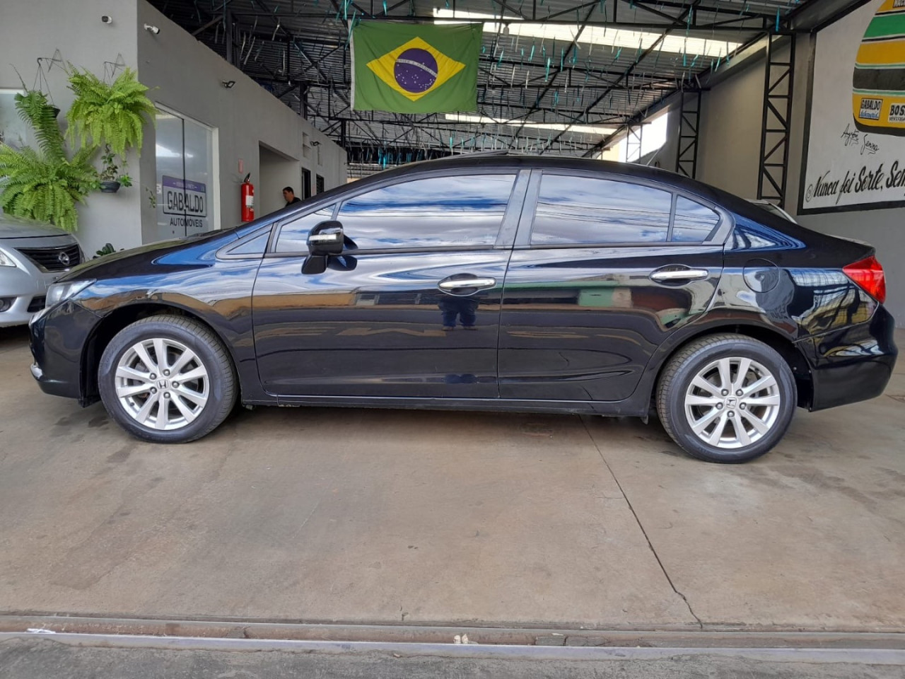 HONDA Civic 1.8 16V 4P FLEX EXS AUTOMÁTICO